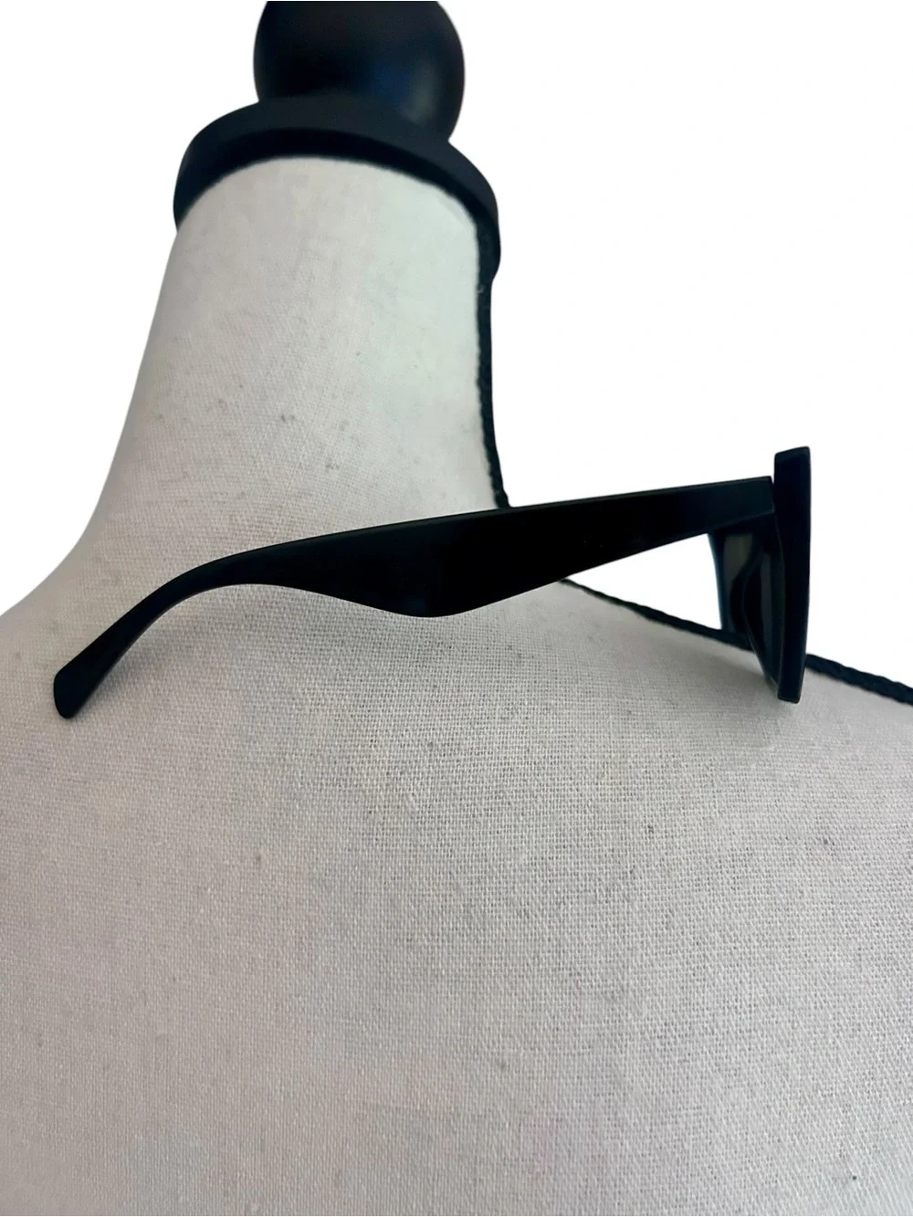 Mosanana MS51801 Black Square Cat Eye Sunglasses Retro Angular
